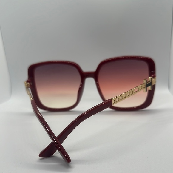Oversized Burgundy Gradient Sunglasses w/ Gold Chain Detail H Logo UV protection - Picture 7 of 11